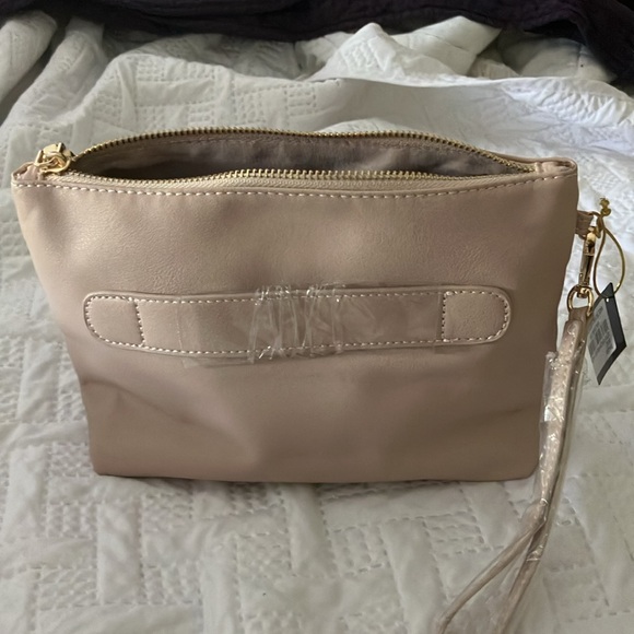 Bebe top zip wristlet blush color - Picture 2 of 6
